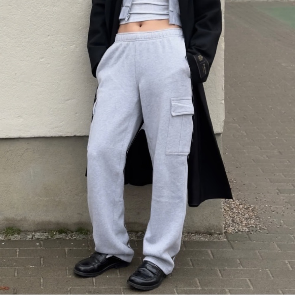 Aritzia TNA grey mega cozy fleece cargo sweatpants